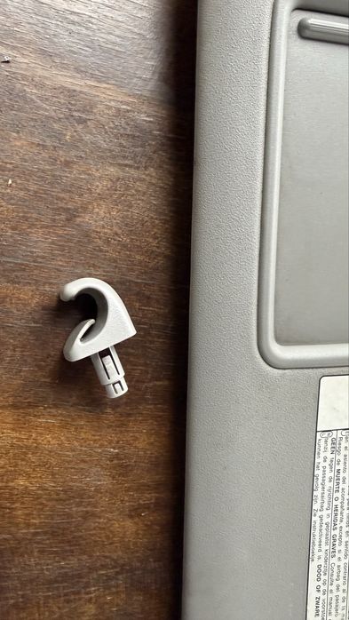 Сенник за  шофьора за ТОЙОТА РАФ4 2004г.