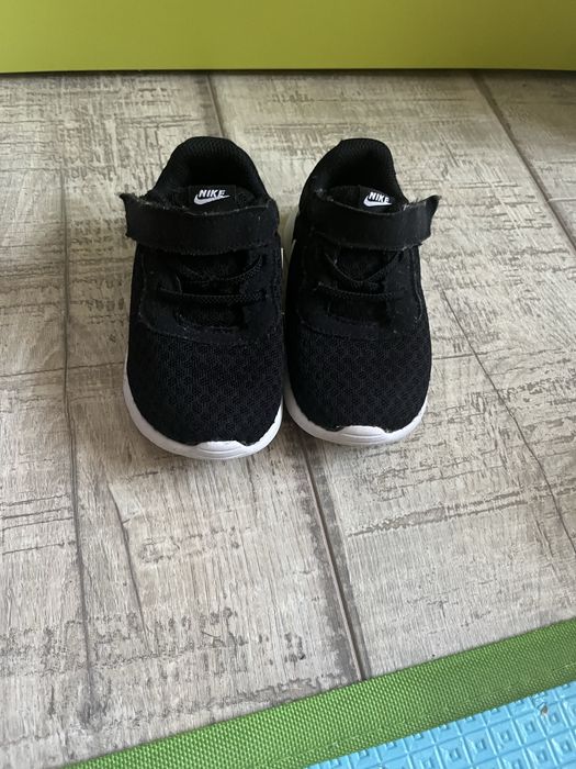 Nike negri nr. 22