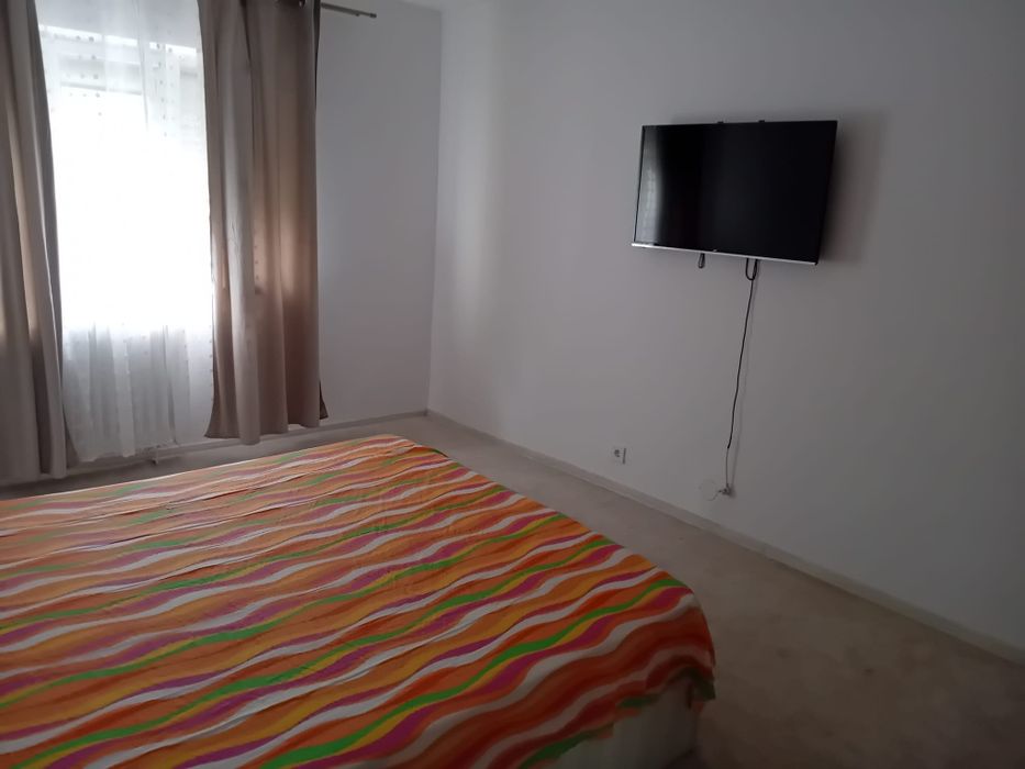 Inchiriez apartament