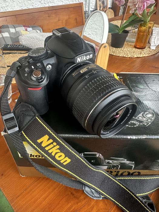 Nikon D3100 с обектив 18–55mm VR