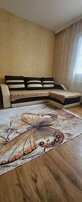 Дава се под наем Тристаен апартамент в Хасково, Промишлена зона - Юг - 82 кв.м за 255 € - Снимка #2