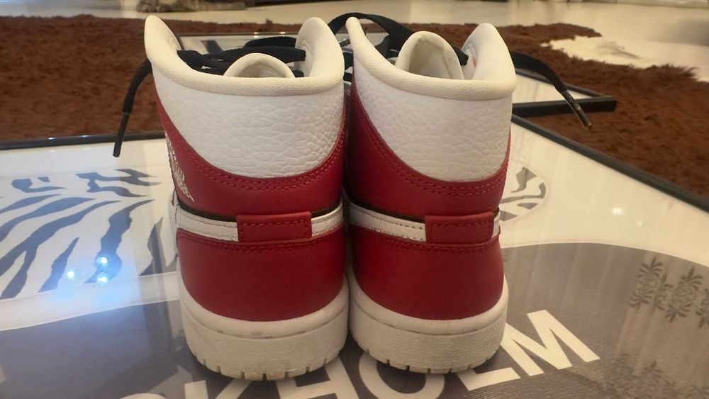 Air Jordan 1 Mid Gym Red Black