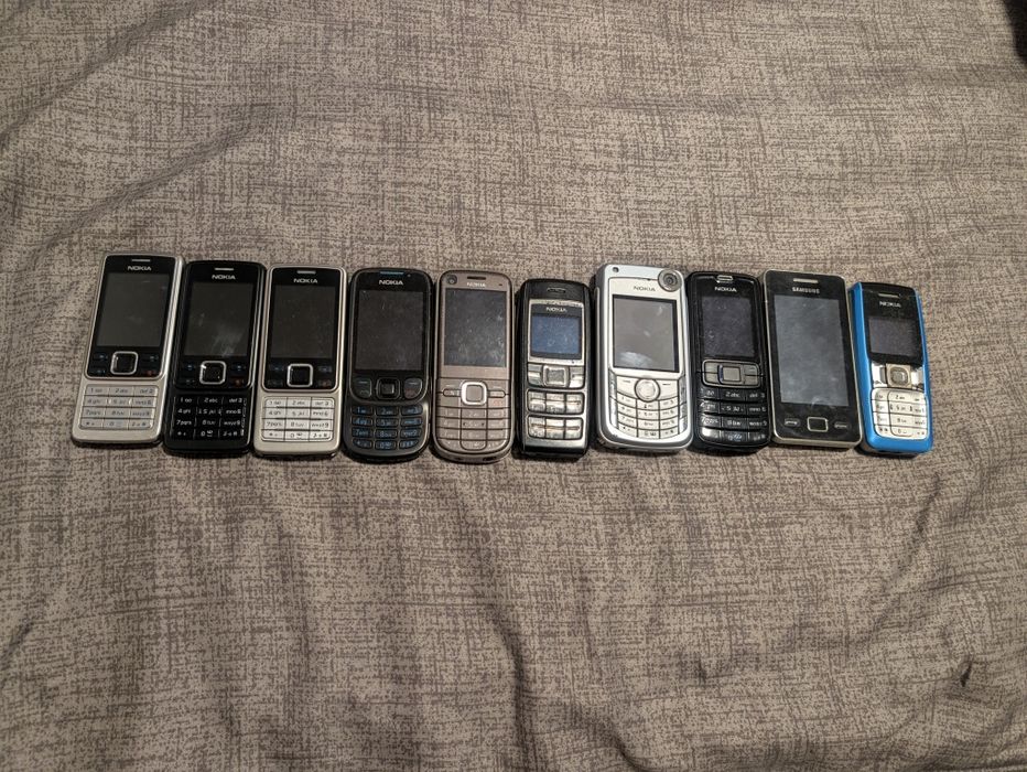 Telefoane vechi.