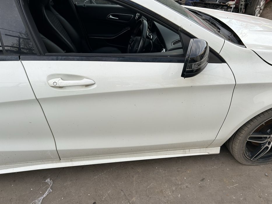 Piese Caroserie Mecanica Mercedes Benz CLA C117 A117 W117 AMG / Usa / Portiera / Fuzeta / Injectoare / Cutie Viteze / Jante AMG / Far / Stop / Capota