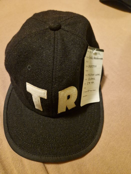 Vând șapcă unisex