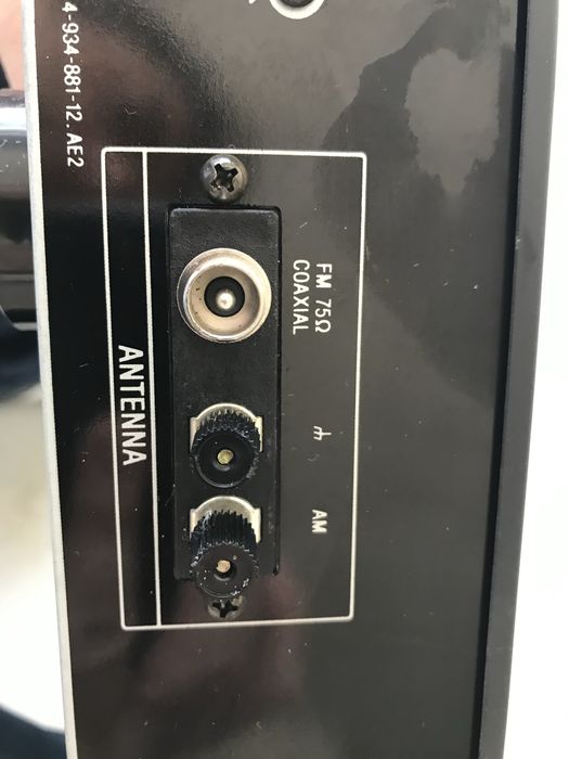 Tuner Sony ST-VE702, posibi functional sau pentru pise (nu detin cablurile speciale pentru conectare pentru  a-l putea  proba).