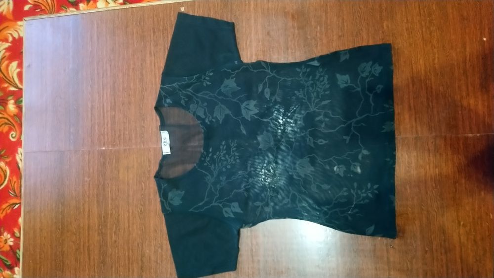 Продам топики, кофточки, борцовки.