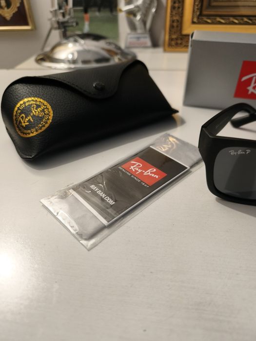Vind ochelari de soare Ray ban P