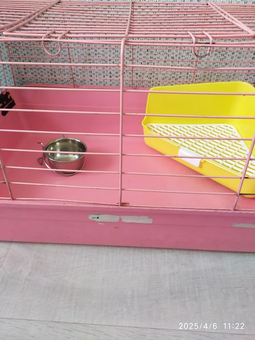 Клетка для домашних животных.