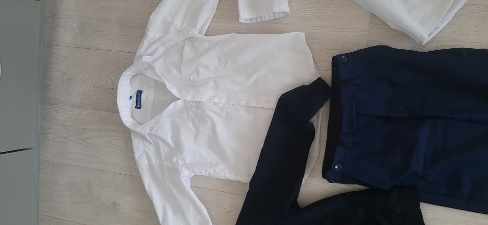 Продам школьную форму .