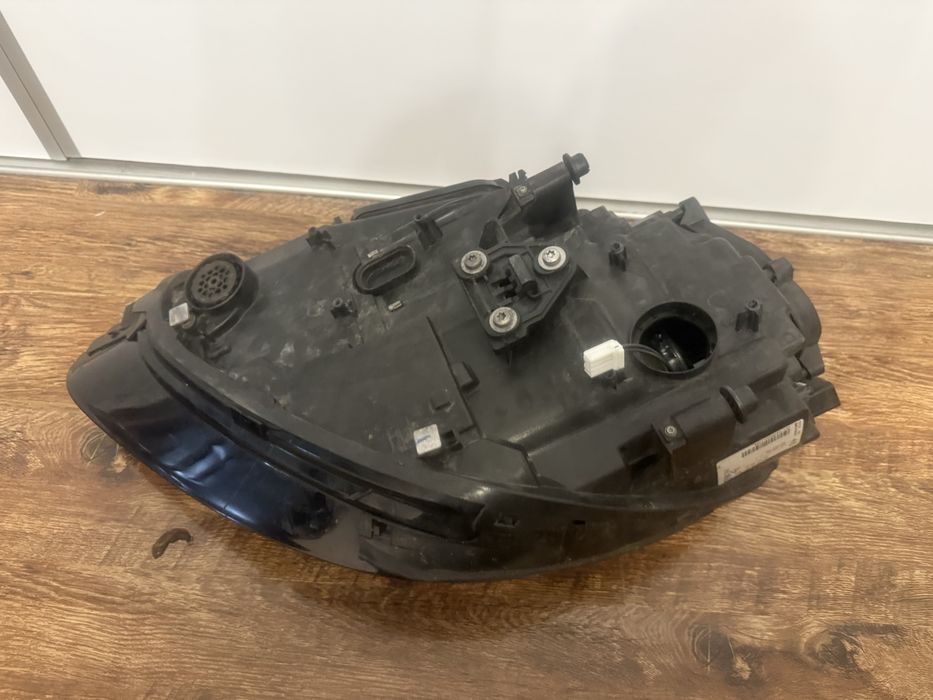 Far dreapta porsche cayenne 7p5.941.752