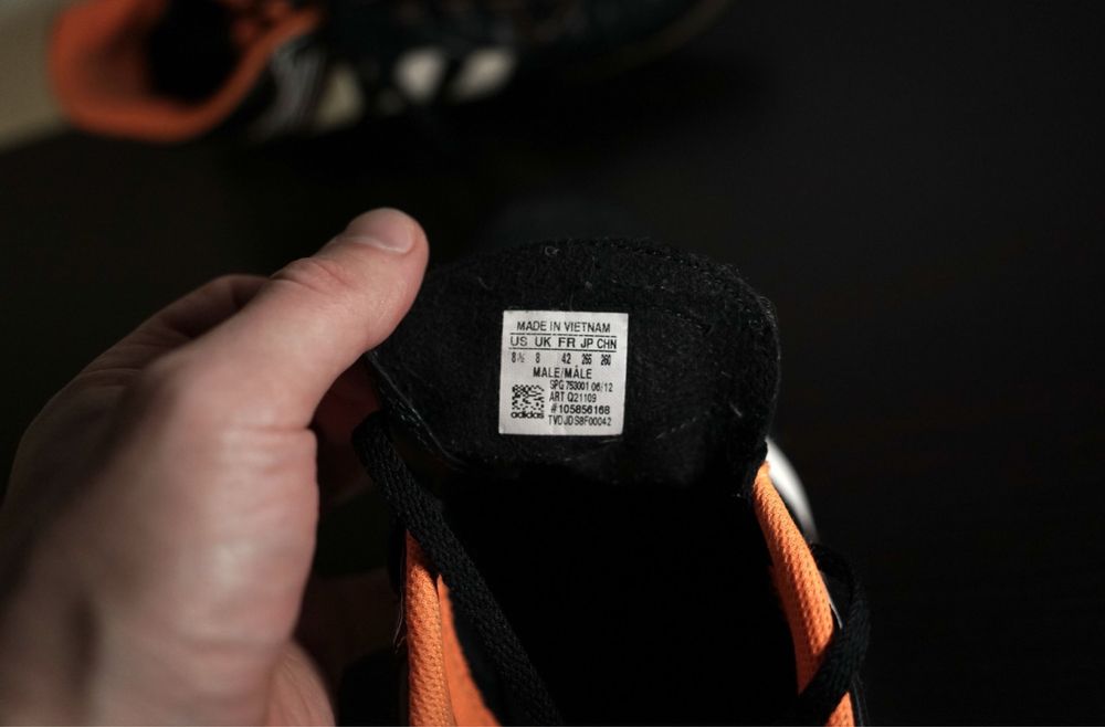 Adidas predator EU46 2/3. Adidas EU42 за футзал.