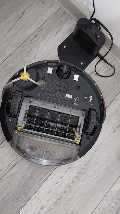 Robot de aspirare iRobot Roomba 676, Consum 26Wh, iAdapt®, App, Gri