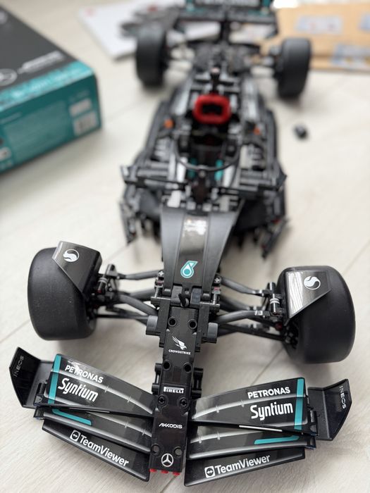 Lego Technic Mercedes AMG F1 W14 E