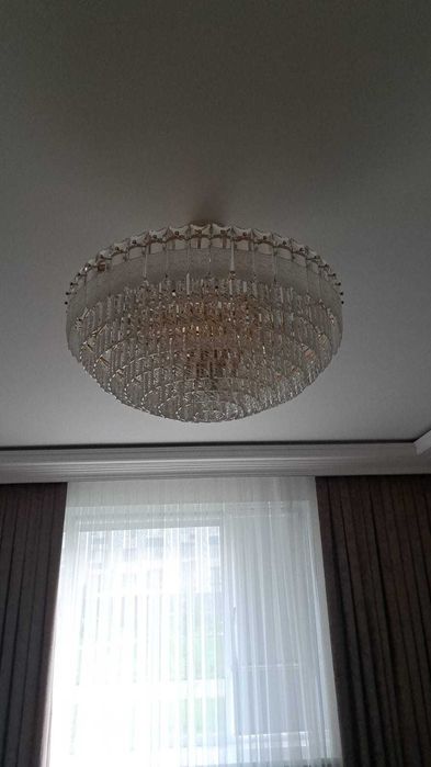 Люстра для зала.