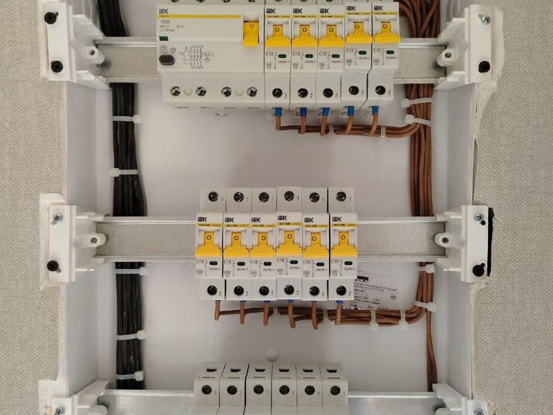 Электрик|Elektrik| Услуга, вызов электрика по городу.