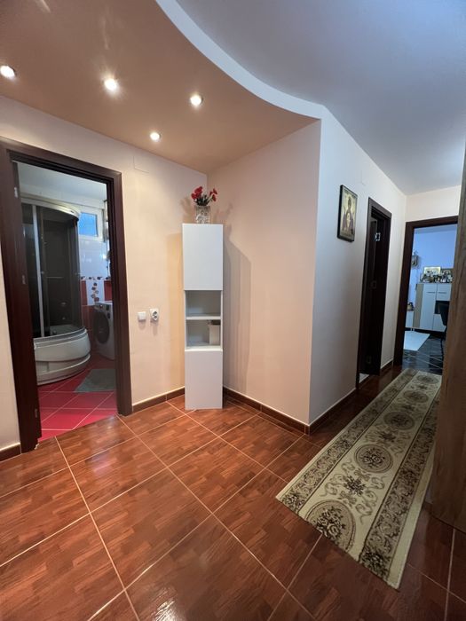 Vand apartament 2 camere