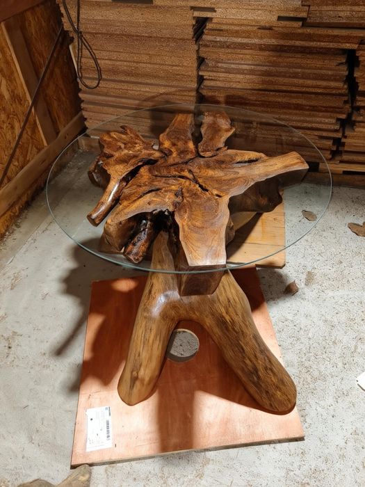 Măsuță de cafea unică din rădăcină de nuc