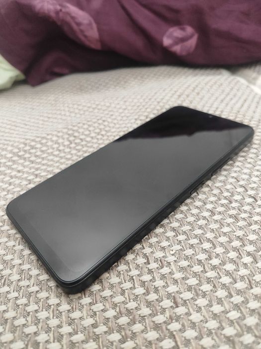 Продам смартфон Redmi A3