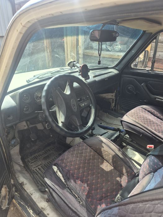 Продам ниву 2121