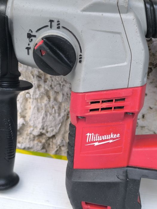 Акумулаторен перфоратор MILWAUKEE HD18HX  SOLO