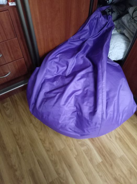 Пуфик фиолетовый