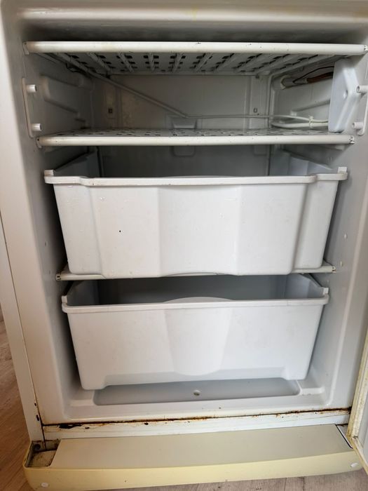 Холодильник indesit