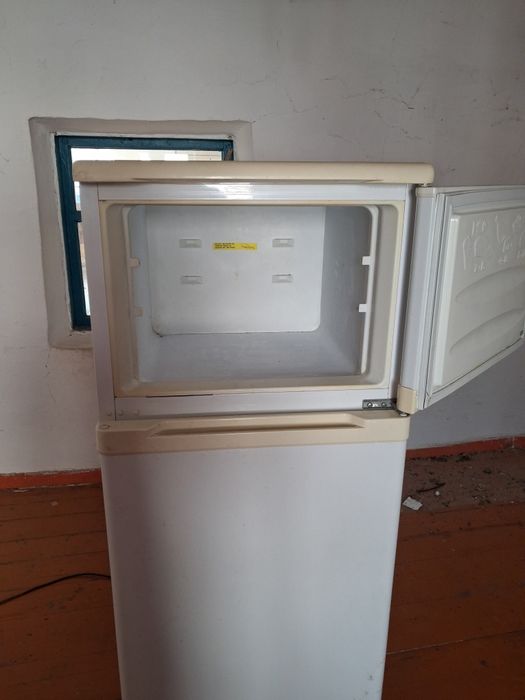 Холодильник сатылады