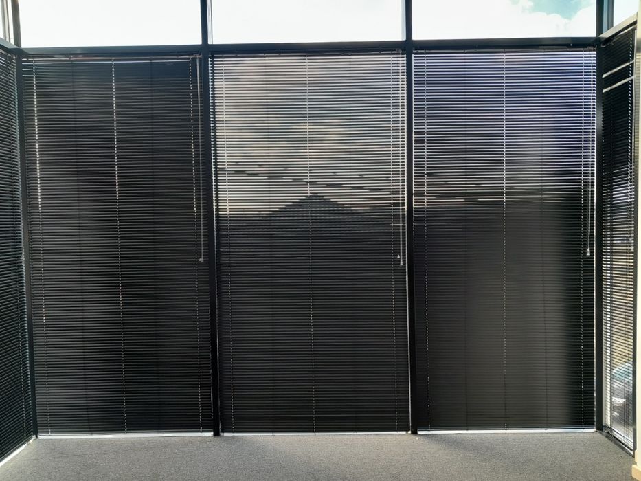 Jaluzele orizontale din aluminiu
