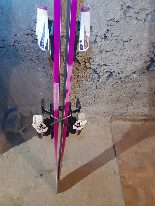 Ски с автомати, щеки и ски обувки