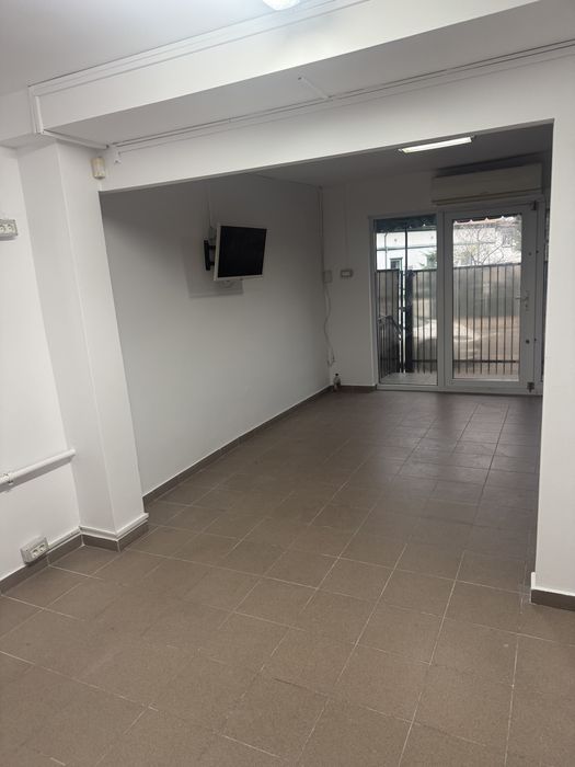 Spatiu de inchiriat ultra central stradal 50mp cu doua parcari