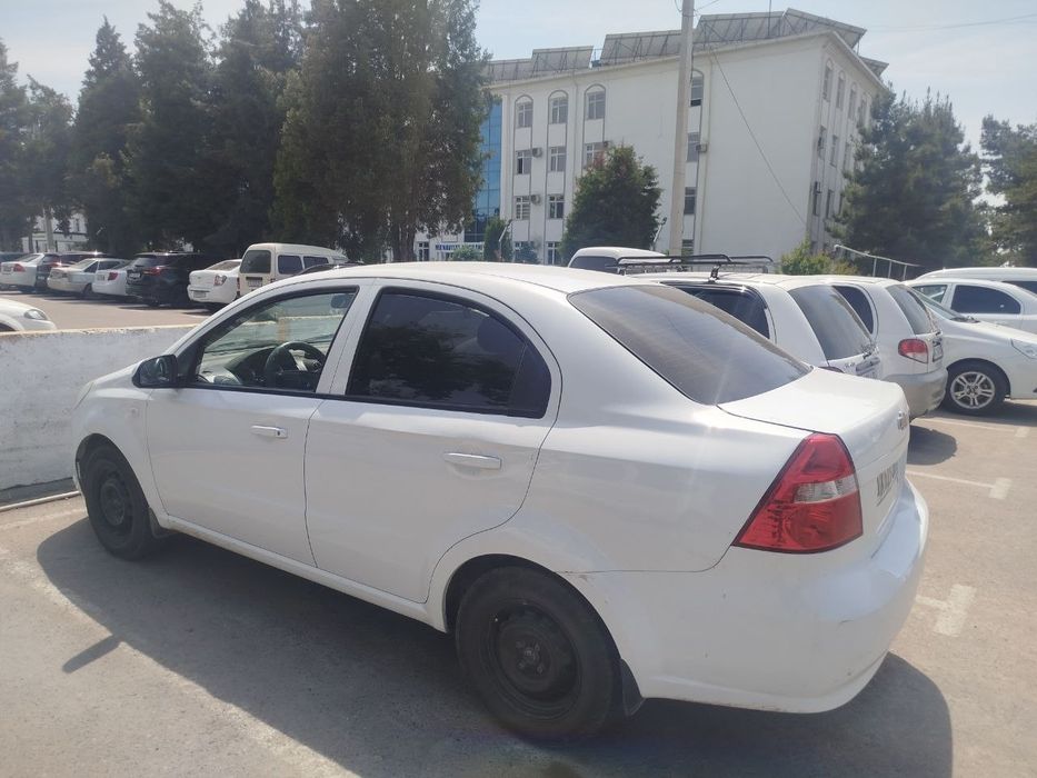 Nexia 3 srochna sotiladi