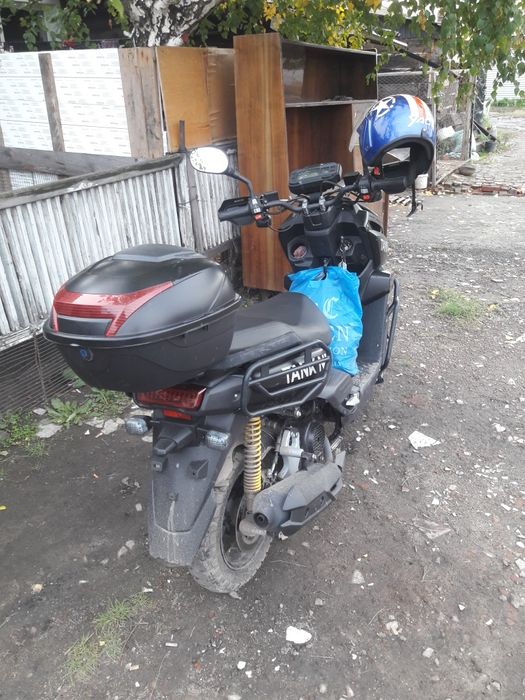 Продам скутер "танк"