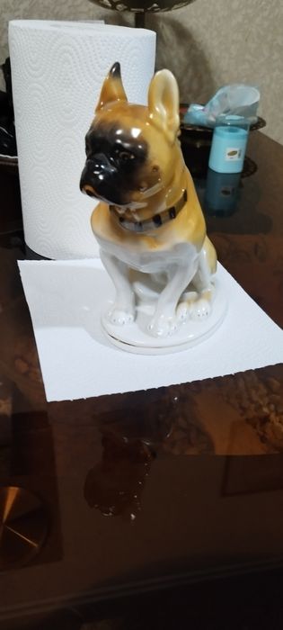 Фарфоровая статуэтка Бульдог