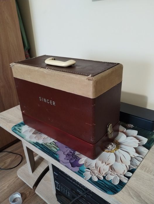 Mașină de cusut SINGER