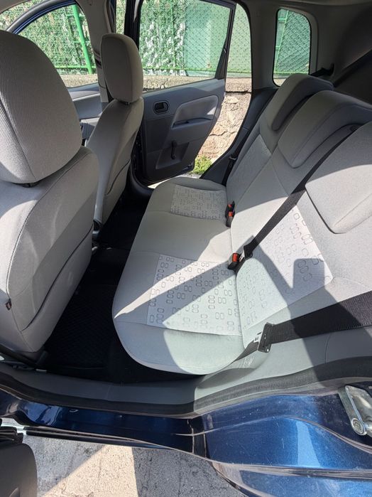 Продавам Форд Фиеста 1.4 бензин