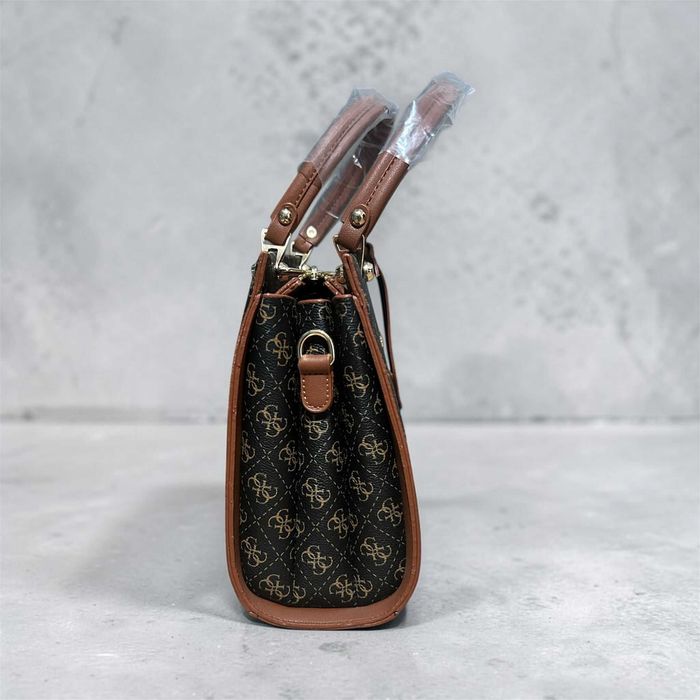 Geantă GUESS elegantă – model monogram