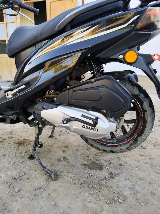 Продам Скутер Макси 150 куб
