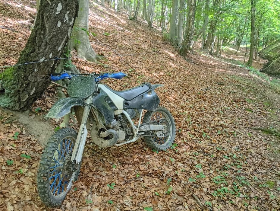 Vând Yamaha yz 250 sa schimb cu alte motoare nu contează de care