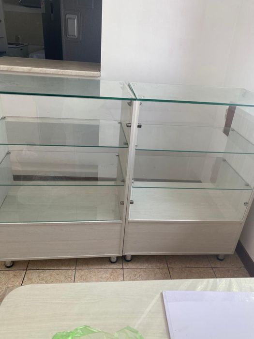 Продается витрина в хорошем состоянии