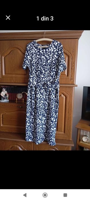 Rochie frumoasă mărime Xl, material răcoros ușor creponat.