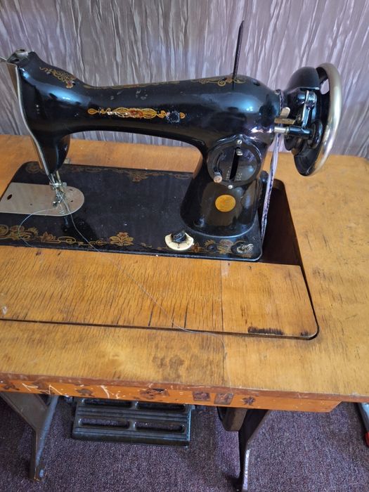 Швейная машина продается