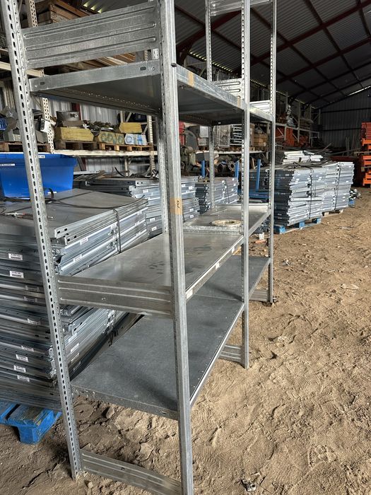 Vând rafturi metalice industriale pentru depozitare ușoară