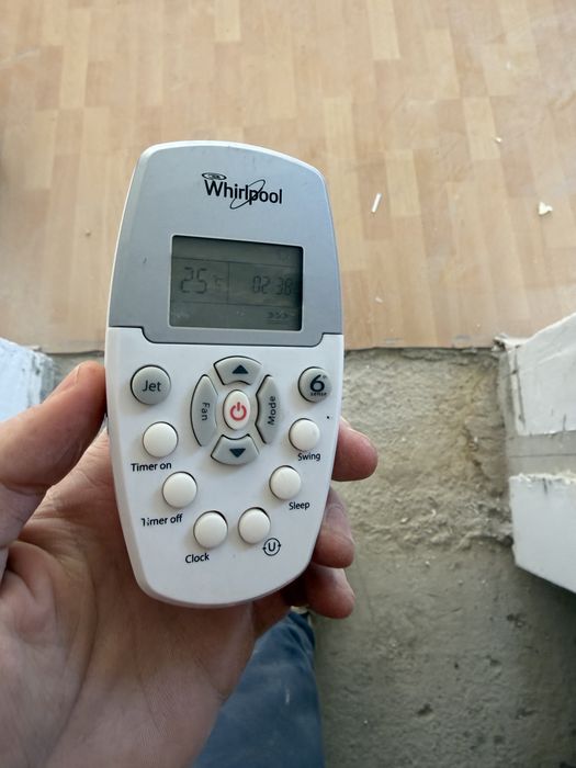 Aer conditionat Whirpool 6th Sense 12.000 BTU