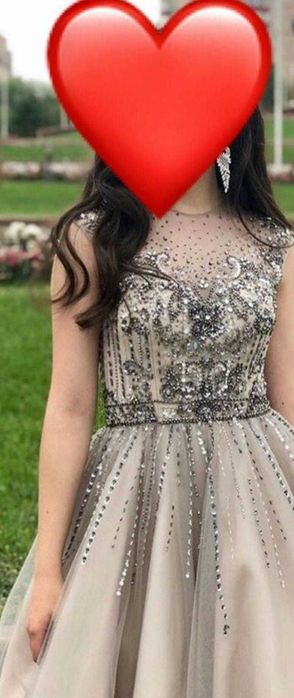 Вечернее платье состояние отличное