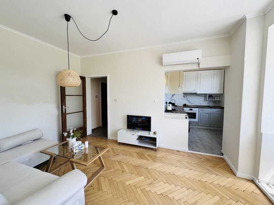 Дава се под наем Двустаен апартамент в София, Яворов - 60 кв.м за 650 € - Снимка #2