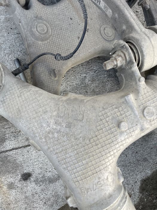 Punte spate dezechipata / Brat / fuzeta BMW f10 f11 seria 5 2012+