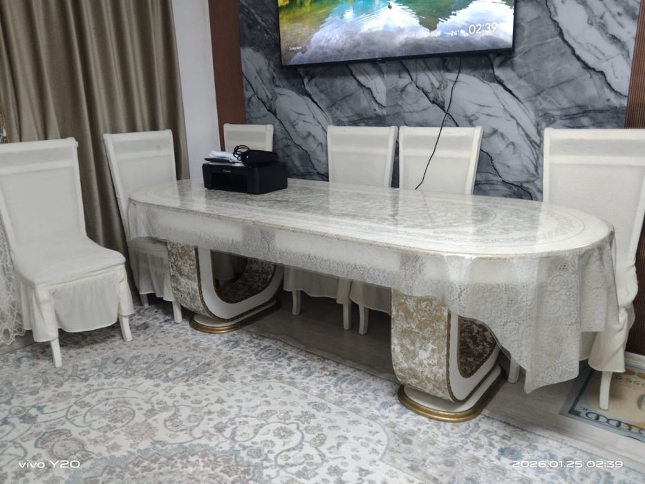 Продается гостевой стол