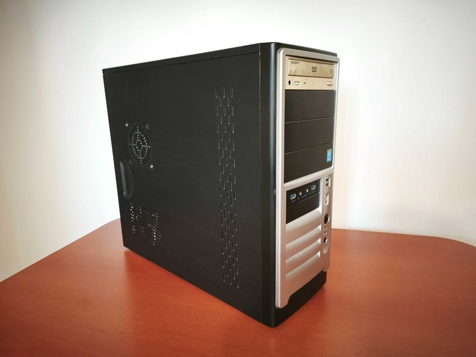 Carcasa PC ATX cu sursa USB 3.0