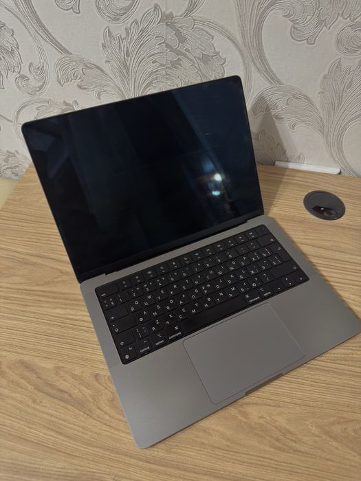 MacBook Pro 14 2021 года